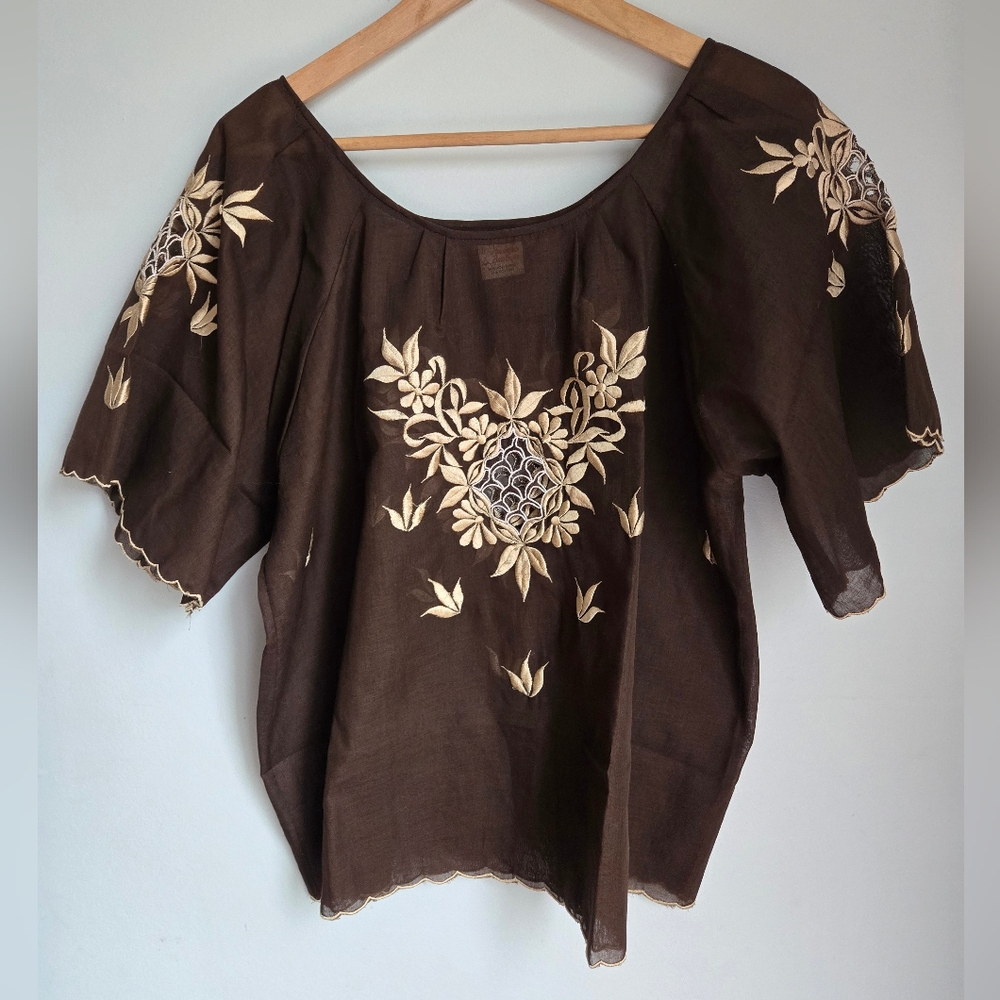 HAWAIIAN BOUTIQUE Embroidered Brown Lightweight Top